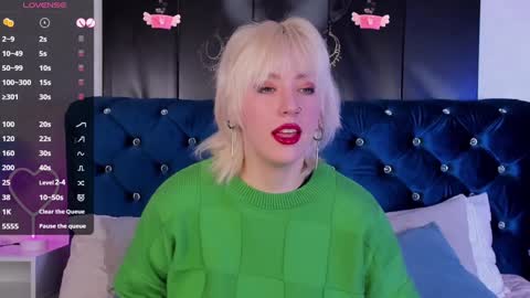 Snapshot of rachelcart chatting on 01/29/25, 03:54 RachelCart online show from 01/29/25, 03:54