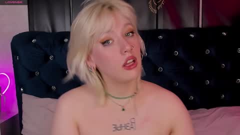 Snapshot of rachelcart chatting on 02/03/25, 12:57 RachelCart online show from 02/03/25, 12:57