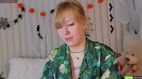 Snapshot of rachelcart chatting on 10/29/25, 03:09 RachelCart online show from 10/29/25, 03:09