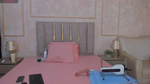 Snapshot of rachelladamss chatting on 04/19/26, 11:42 camila online show from 04/19/26, 11:42