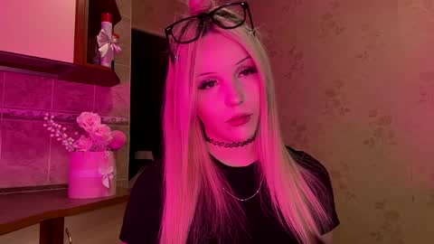 Snapshot of rachelvegax chatting on 03/24/26, 06:46 Lily online show from 03/24/26, 06:46