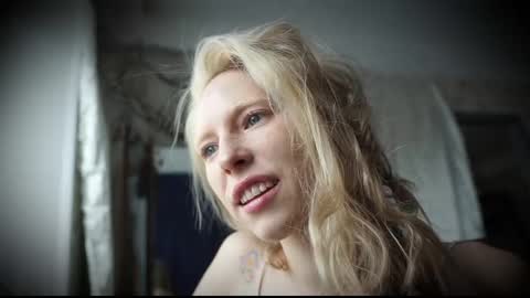 Snapshot of radiant_ada chatting on 02/25/25, 08:58 ada online show from 02/25/25, 08:58