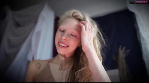 Snapshot of radiant_ada chatting on 03/08/25, 08:44 ada online show from 03/08/25, 08:44