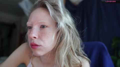 Snapshot of radiant_ada chatting on 09/11/25, 08:58 ada online show from 09/11/25, 08:58