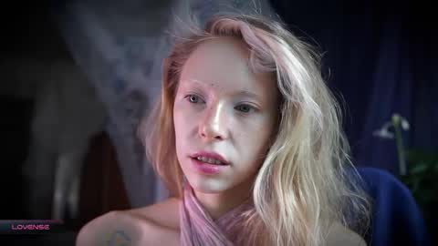 Snapshot of radiant_ada chatting on 10/27/25, 09:57 ada online show from 10/27/25, 09:57