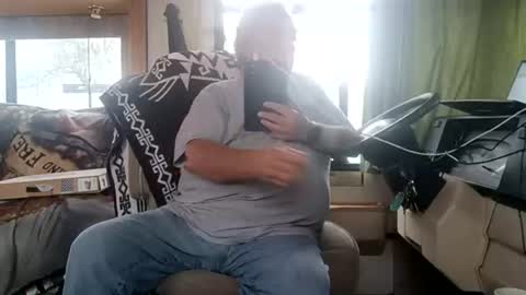 Snapshot of radiomantim chatting on 06/15/26, 02:08 Radioman for fun online show from 06/15/26, 02:08