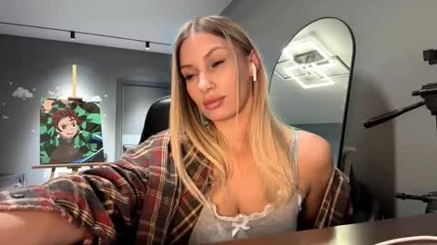 Mila online show from 02/02/26, 03:11