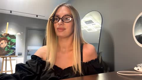 Mila online show from 02/03/26, 02:33