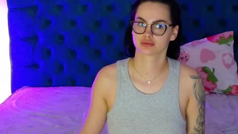sweet peach online show from 10/24/25, 06:43