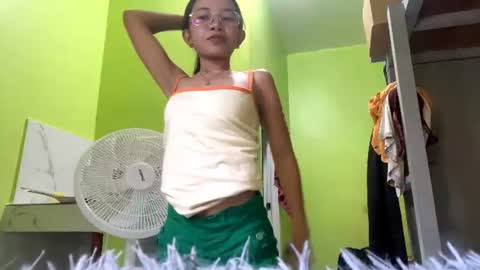 Snapshot of raeleneslotkin chatting on 06/11/26, 02:53 Eva online show from 06/11/26, 02:53