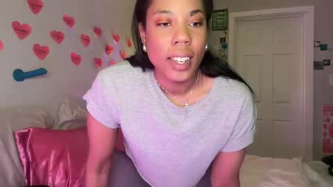 Snapshot of raewerks chatting on 02/12/25, 04:12 RaeWerks online show from 02/12/25, 04:12