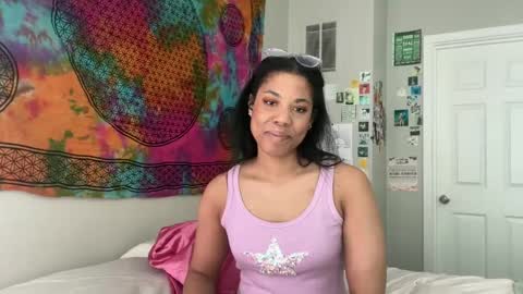 Snapshot of raewerks chatting on 02/24/25, 09:52 RaeWerks online show from 02/24/25, 09:52