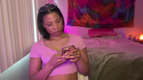 Snapshot of raewerks chatting on 03/05/25, 11:16 RaeWerks online show from 03/05/25, 11:16