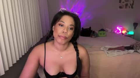 Snapshot of raewerks chatting on 10/04/25, 02:42 RaeWerks online show from 10/04/25, 02:42