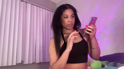 Snapshot of raewerks chatting on 10/21/25, 01:50 RaeWerks online show from 10/21/25, 01:50