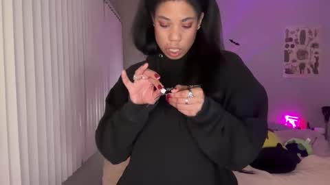 Snapshot of raewerks chatting on 10/25/25, 06:10 RaeWerks online show from 10/25/25, 06:10