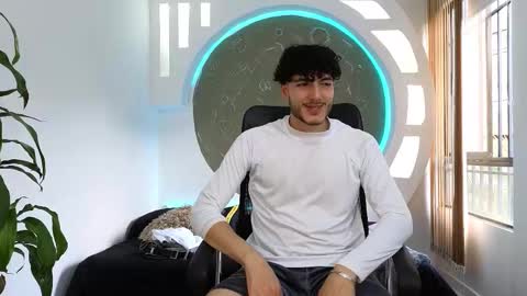 R A F A E L online show from 09/28/25, 08:47