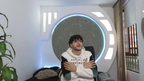 R A F A E L online show from 10/01/25, 08:26