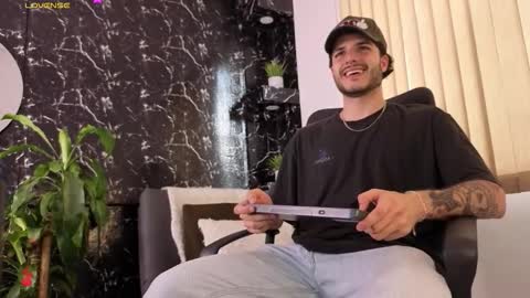 R A F A E L online show from 01/31/26, 08:51