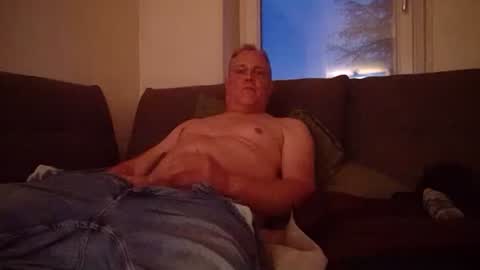 Snapshot of raffael303 chatting on 09/19/25, 06:08 raffael303 online show from 09/19/25, 06:08