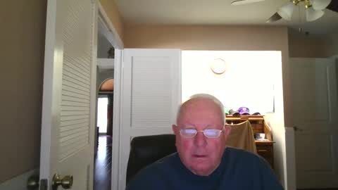 Snapshot of raiderman215 chatting on 01/03/25, 08:01 raiderman215 online show from 01/03/25, 08:01