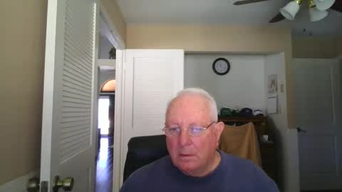 Snapshot of raiderman215 chatting on 01/07/25, 07:17 raiderman215 online show from 01/07/25, 07:17