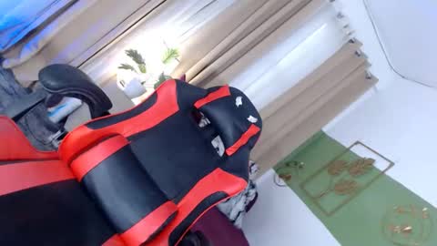 itsmeRailey online show from 02/14/25, 03:43