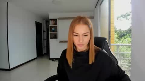 Jennyindependent model . online show from 02/15/25, 10:31