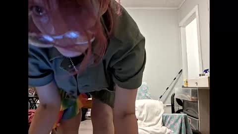 Snapshot of rainbowbrooke79 chatting on 11/12/25, 08:04 rainbowbrooke79 online show from 11/12/25, 08:04