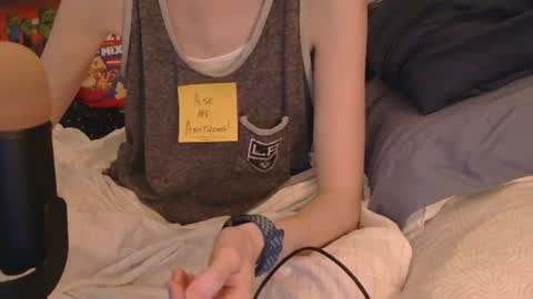 Snapshot of rainydayem chatting on 07/11/26, 03:42 RainyDayEm online show from 07/11/26, 03:42