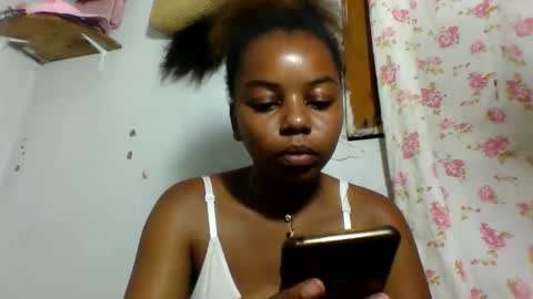 Snapshot of raissa38 chatting on 11/24/25, 07:02 raissa38 online show from 11/24/25, 07:02