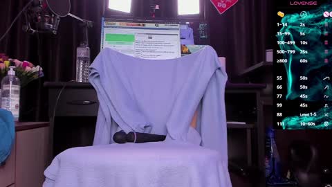 Laura online show from 12/30/24, 02:31