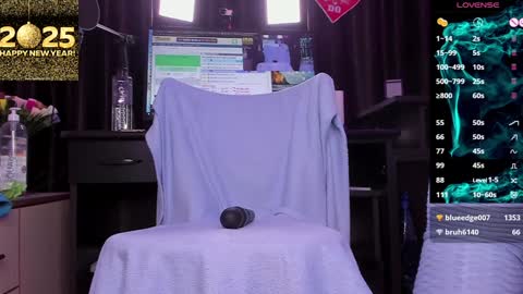 Laura online show from 01/05/25, 08:43