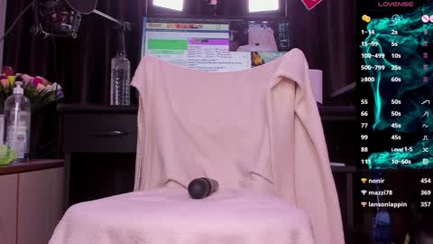 Laura online show from 01/09/25, 08:34