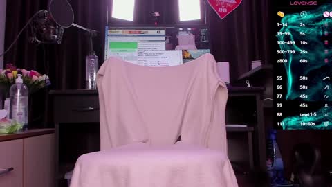 Laura online show from 01/13/25, 02:39