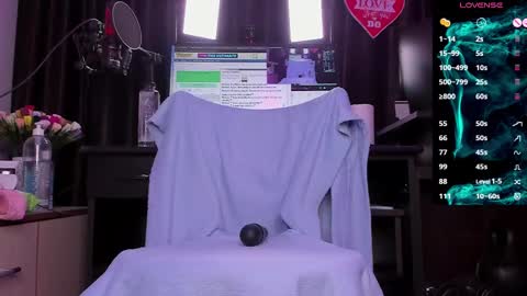 Laura online show from 02/17/25, 03:36