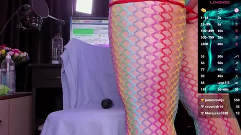 Laura online show from 02/18/25, 06:48