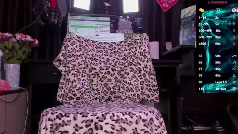 Laura online show from 02/17/26, 03:36