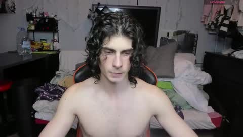 Snapshot of rakimaru chatting on 11/17/25, 06:14 kirill online show from 11/17/25, 06:14