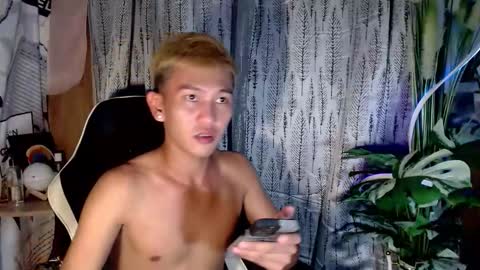 ralfhuge24 online show from 10/27/25, 08:46