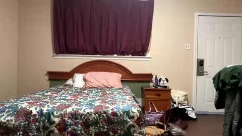 Snapshot of ramonaquinn chatting on 11/24/25, 06:51 RAMONA Q online show from 11/24/25, 06:51