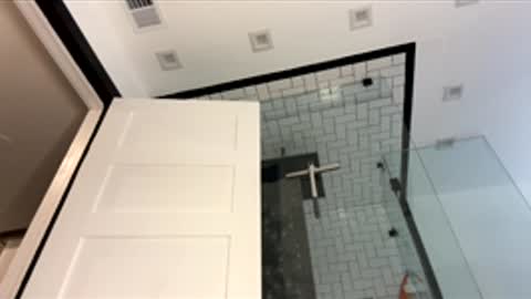 Snapshot of ramonaquinn chatting on 11/26/25, 11:33 RAMONA Q online show from 11/26/25, 11:33