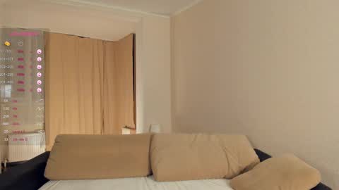 Snapshot of randichaplin chatting on 02/19/25, 09:36 Vilda online show from 02/19/25, 09:36