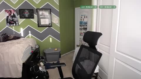 Snapshot of randomink3 chatting on 01/18/26, 04:44 randomink3 online show from 01/18/26, 04:44