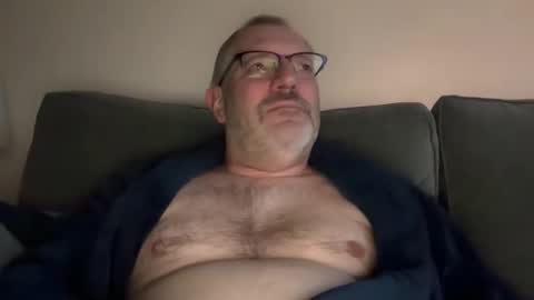 Snapshot of randyboyandy chatting on 11/01/25, 04:42 randyboyandy online show from 11/01/25, 04:42