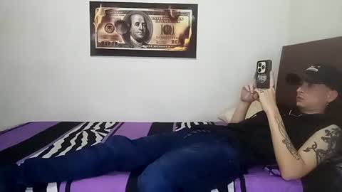Snapshot of rangel_sex chatting on 07/17/26, 08:57 Rangel and Lola online show from 07/17/26, 08:57