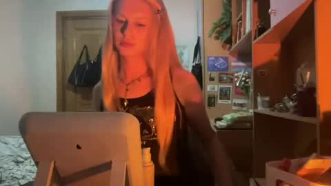 Snapshot of ranya_may chatting on 06/19/26, 07:39 Ranya online show from 06/19/26, 07:39