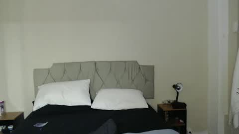 raposafoxy online show from 12/03/25, 05:44