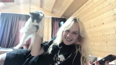 Rapunzel online show from 09/26/25, 01:37