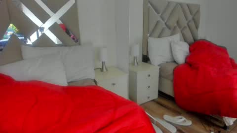 Snapshot of raquel_moore chatting on 02/04/25, 02:07 Raquel Moore online show from 02/04/25, 02:07